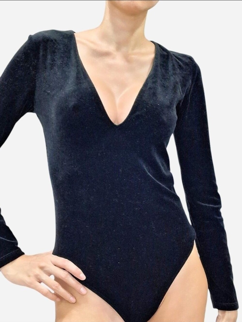 Express black velvet long sleeve bodysuit button closure v neck plunge small